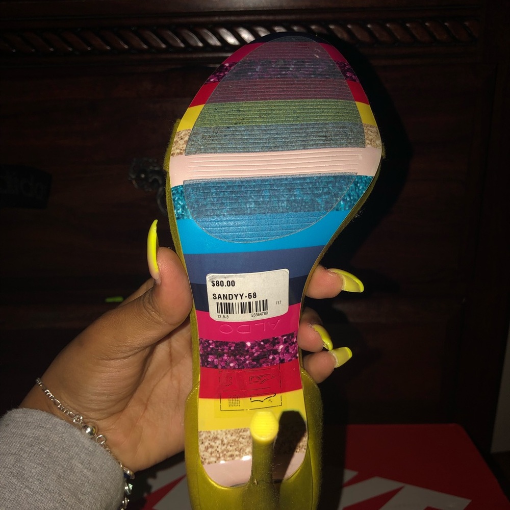 Aldo Yellow Heels - Picture 3 of 3